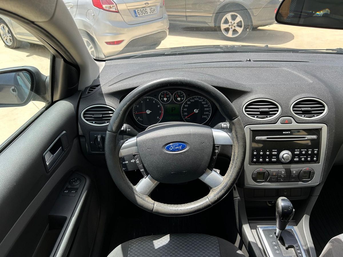 FORD FOCUS TREND 1.6 AUTO SPANISH LHD IN SPAIN 70000 MILES SUPERB 2006